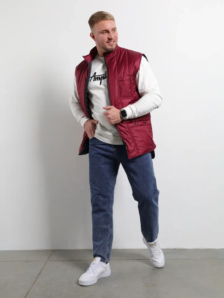 Жилет утепленный бордовый